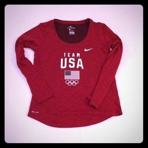 🇱🇷TEAM USA🇱🇷-Nike Tee small red long-sleeve